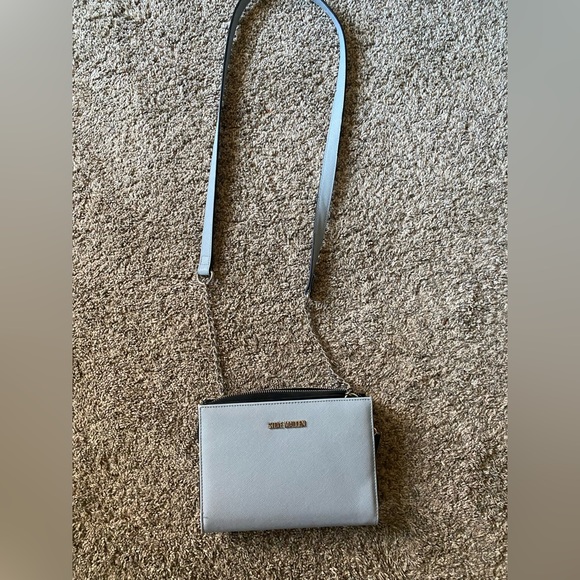 Steve Madden magnetic cross body bag - Picture 1 of 7